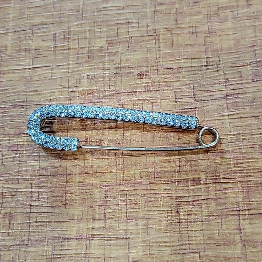 Vintage Rhinestone Crystal Brooch Pin